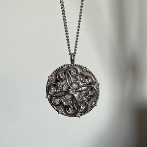 Origami Owl Long Chain O2 Locket